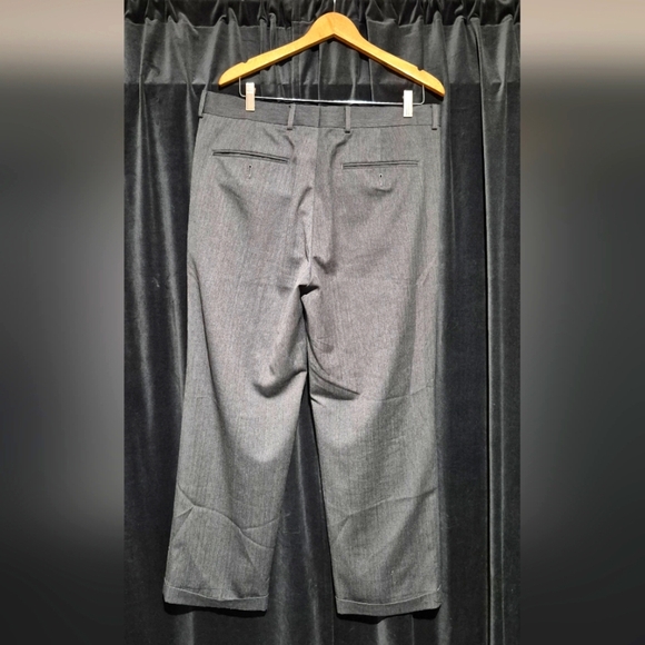 Men's Gray Dress Pants - Picture 3 of 3